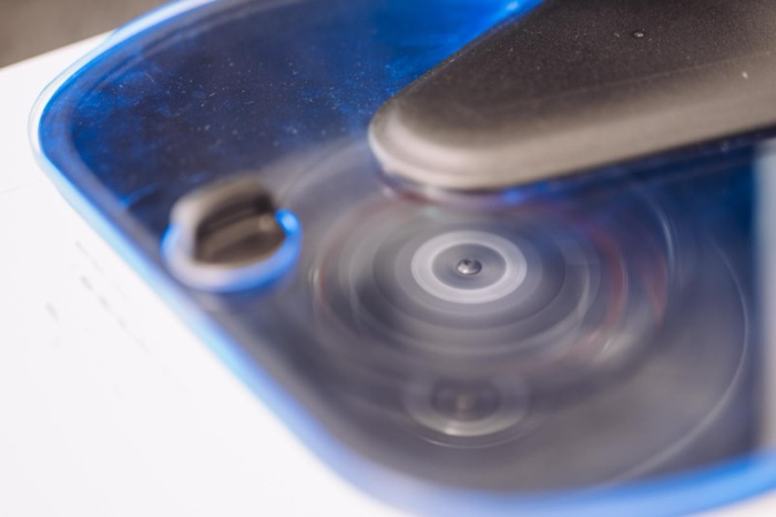 Laufende Zentrifuge bei der Aufbereitung des Eigenbluts in der Orthopädie am Königsforst